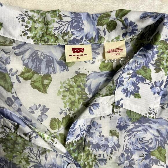 Levi's Spring Floral Blouse Women's XL Pale Blue Green Sheer Pastel White Easter - Picture 3 of 9